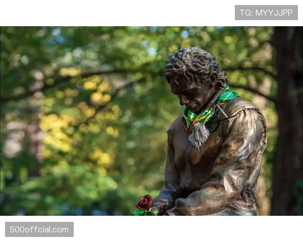 致敬传奇：赛前播放视频悼念近日去世的前西班牙人队长